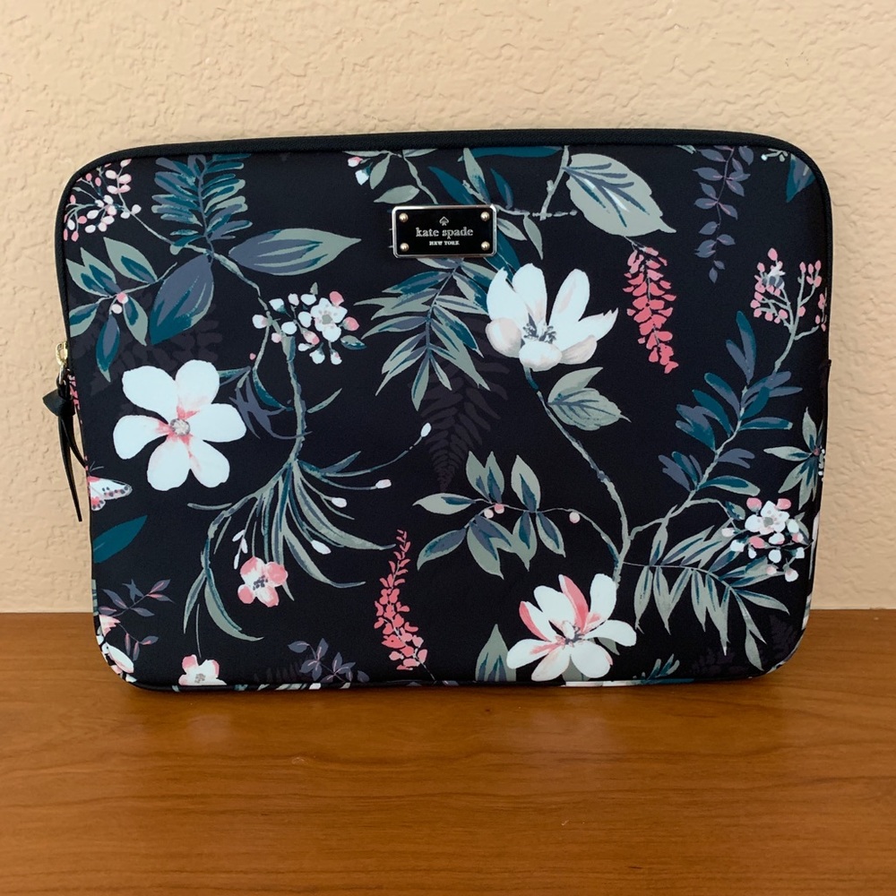 NWT KATE SPADE Wilson Botanical Laptop Case